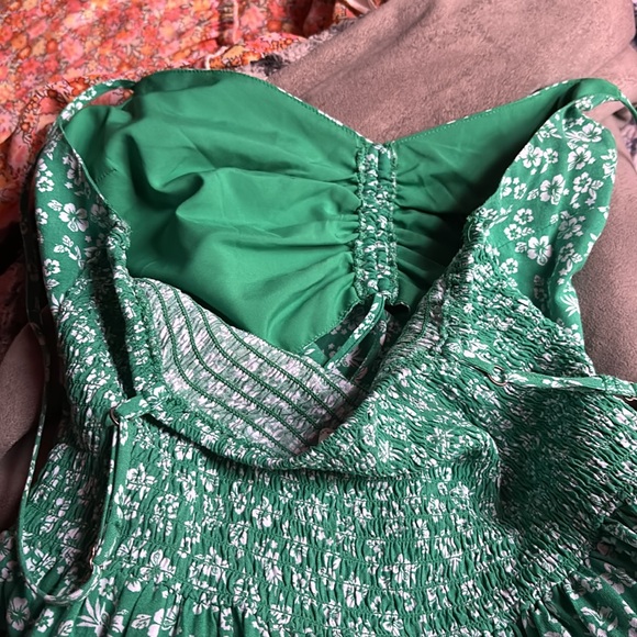 Hollister Green Romper - Picture 4 of 4